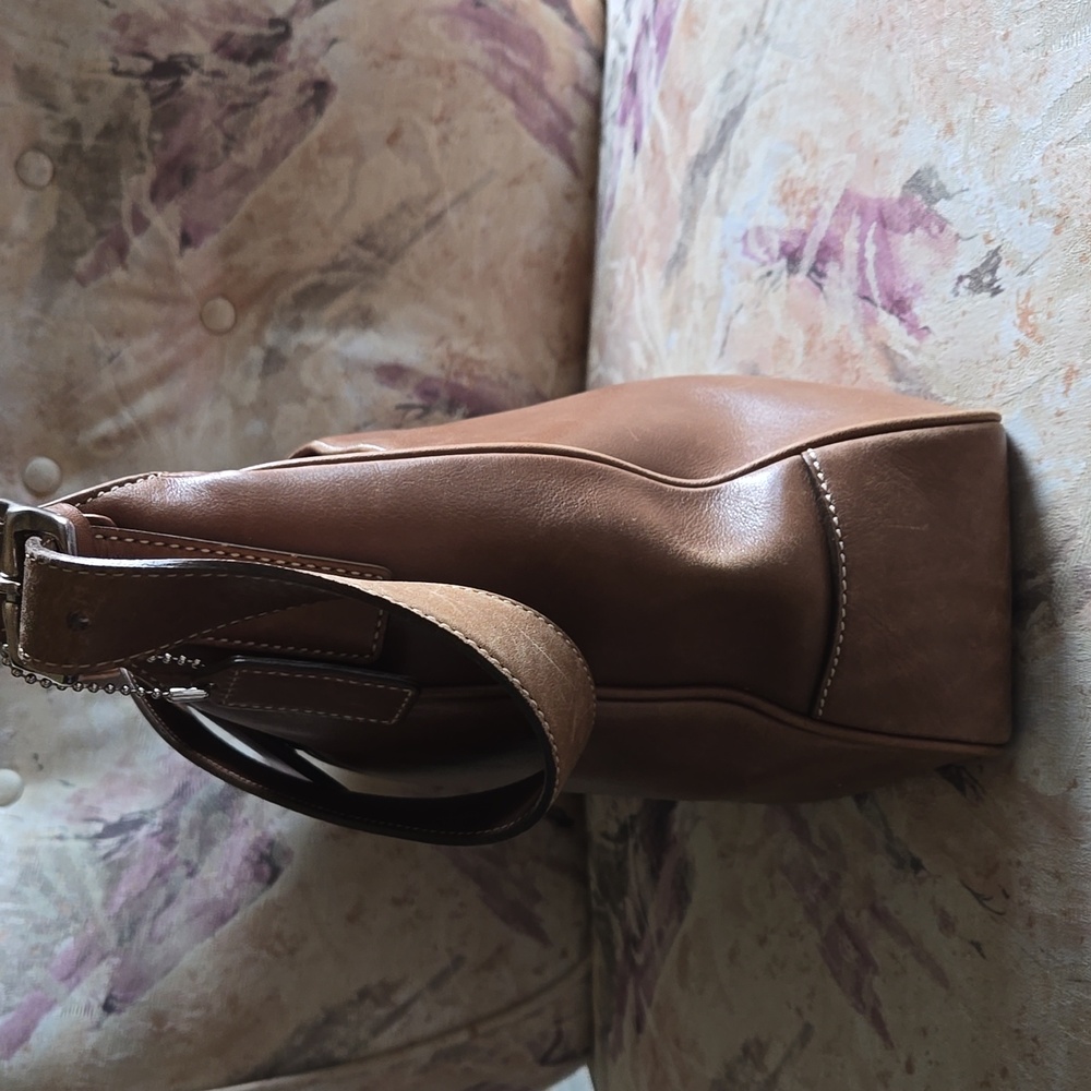 Vintage Coach Hampton Shoulder Bag - Picture 8 of 16